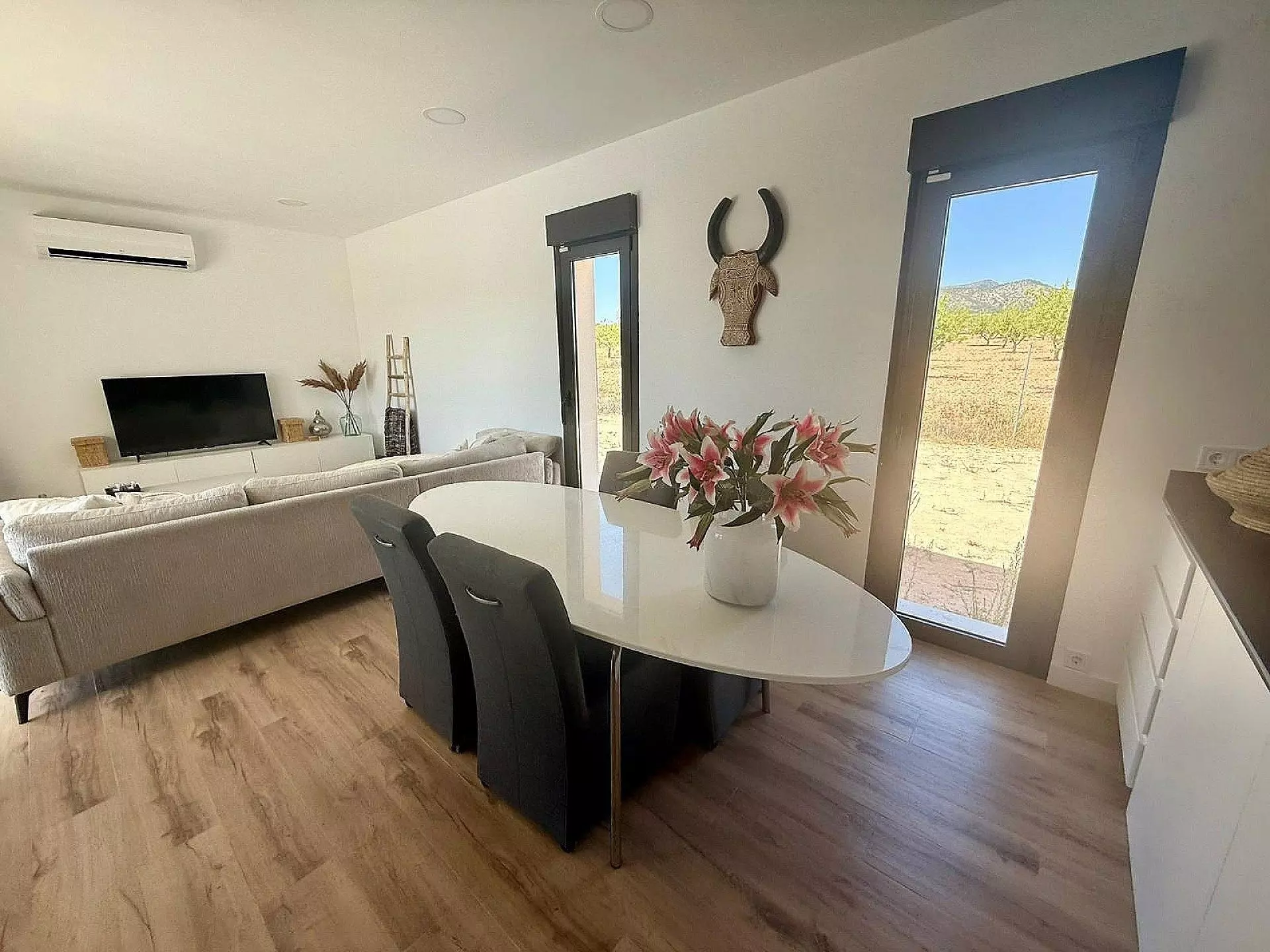 w_g_mrobocerhog4xwcqxrha-157aa9 3-bedroom Detached Villa In Pinoso, Spain (153 M²)