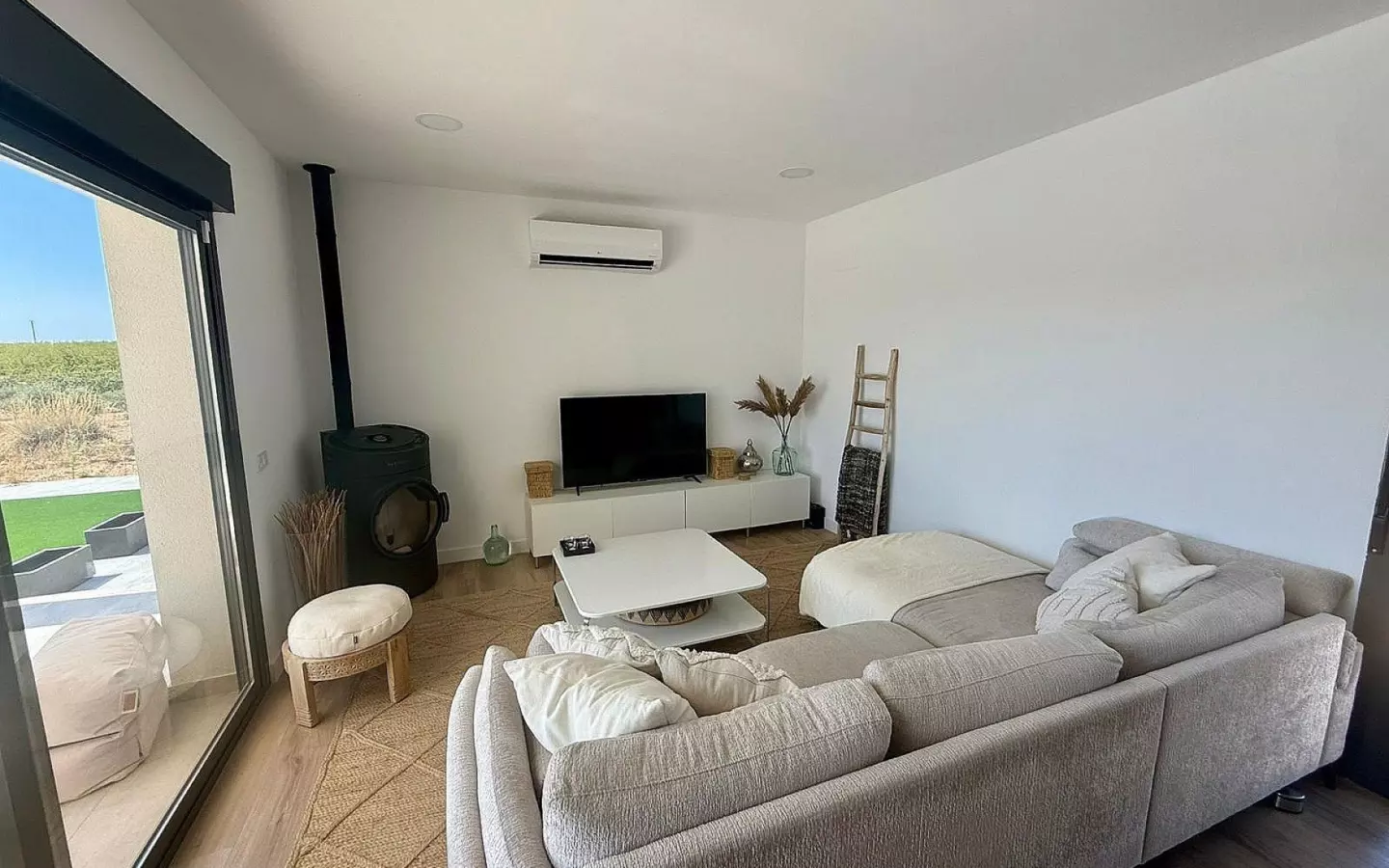 3-bedroom Detached Villa In Pinoso, Spain (153 M²)