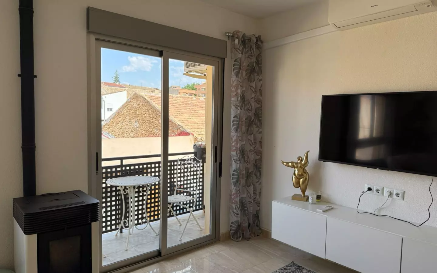 3-bedroom Townhouse In Pinoso, Spain (190 M²)