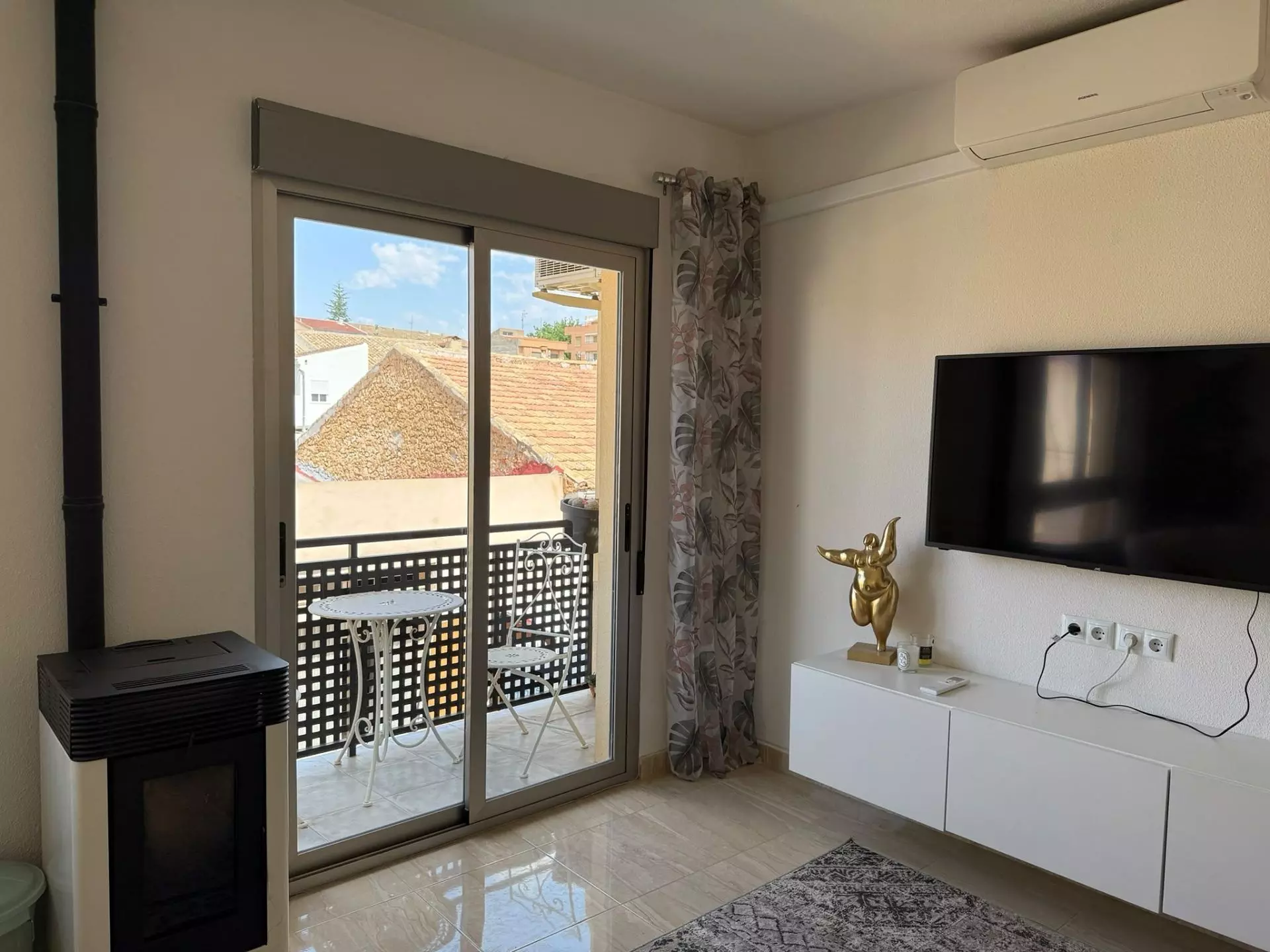 3-bedroom Townhouse In Pinoso, Spain (190 M²)