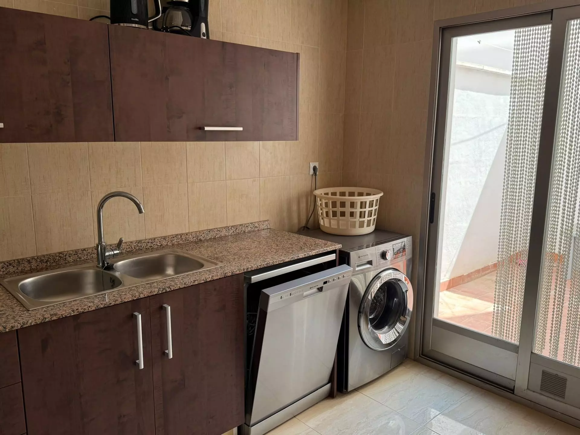 3-bedroom Townhouse In Pinoso, Spain (190 M²)