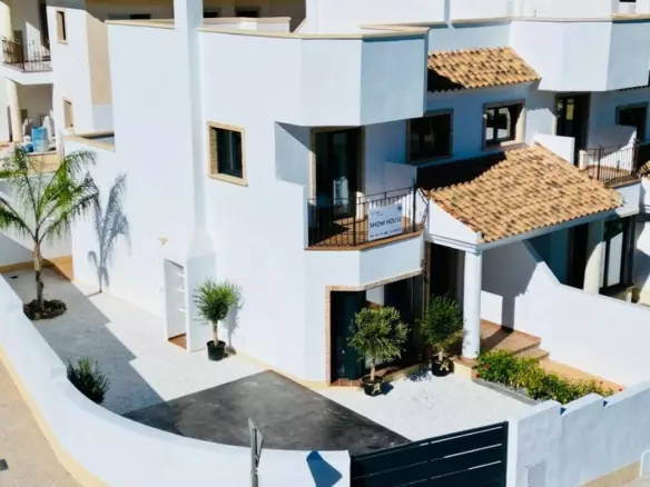 3-bedroom Villa In Cox, Spain (101 M²)