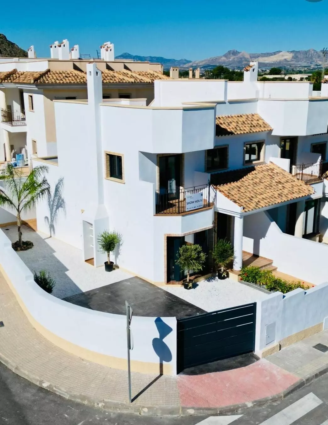 3-bedroom Villa In Cox, Spain (101 M²)