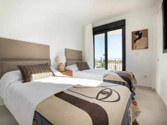 3-bedroom Villa In Cox, Spain (78 M²)