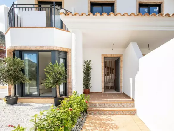 3-bedroom Villa In Cox, Spain (78 M²)