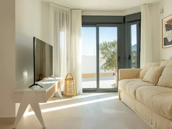 3-bedroom Villa In Cox, Spain (101 M²)