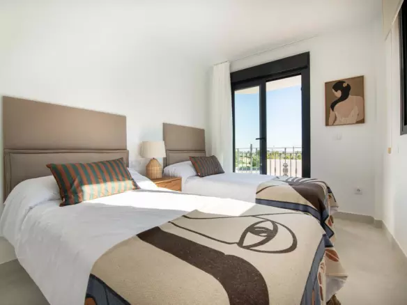 3-bedroom Villa In Cox, Spain (101 M²)