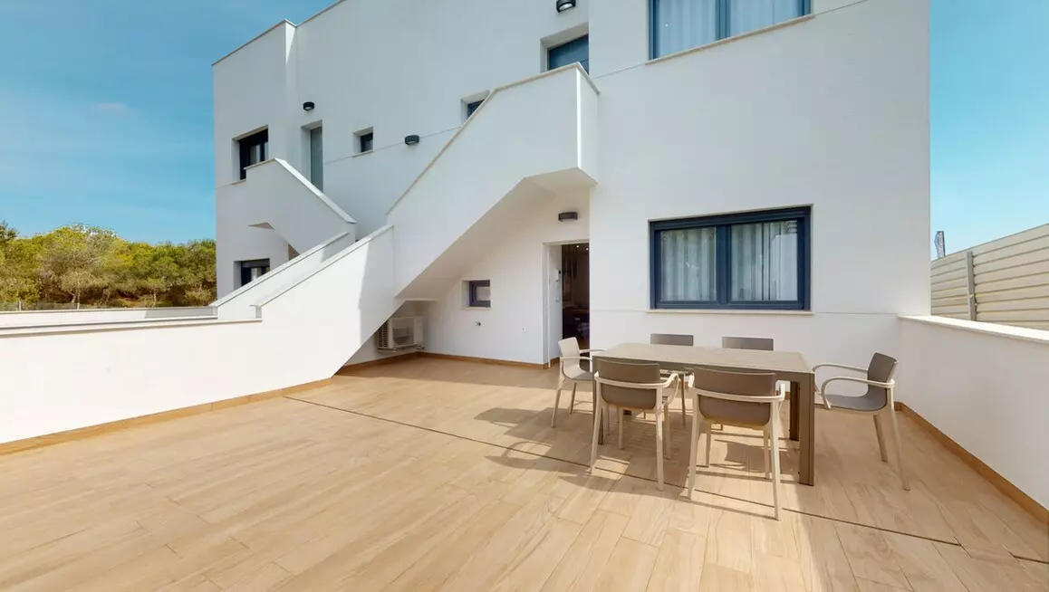 2-bedroom Bungalow In Torrevieja, Spain (131 M²)