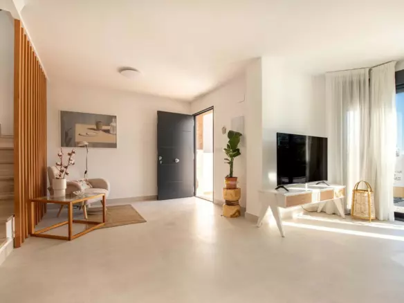 3-bedroom Villa In Cox, Spain (78 M²)