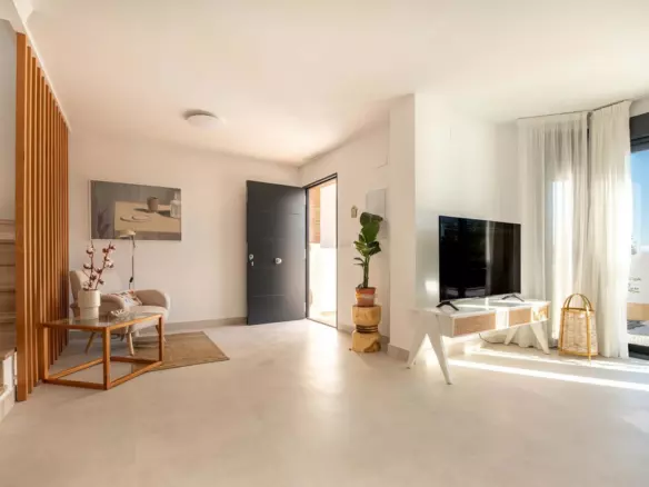 3-bedroom Villa In Cox, Spain (101 M²)