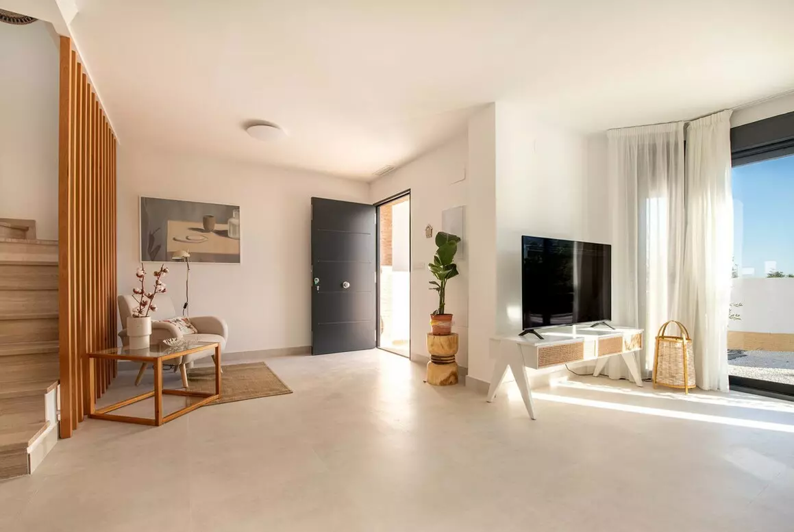 3-bedroom Villa In Cox, Spain (101 M²)