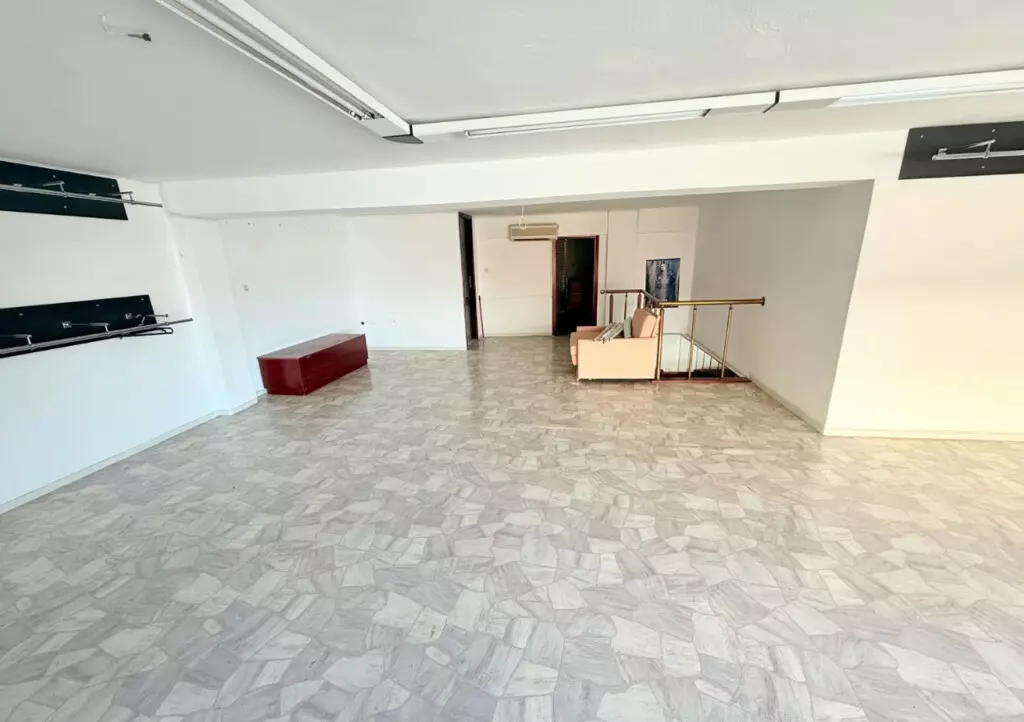 Commercial Property In Paralia, Greece (182 M²)
