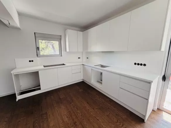 2-bedroom Flat In Melissia, Greece (93 M²)