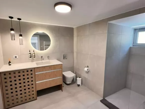 Complex In Makris Gialos, Greece (144 M²)