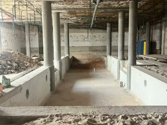 Commercial Unit In Torrevieja, Spain (1.354 M²)