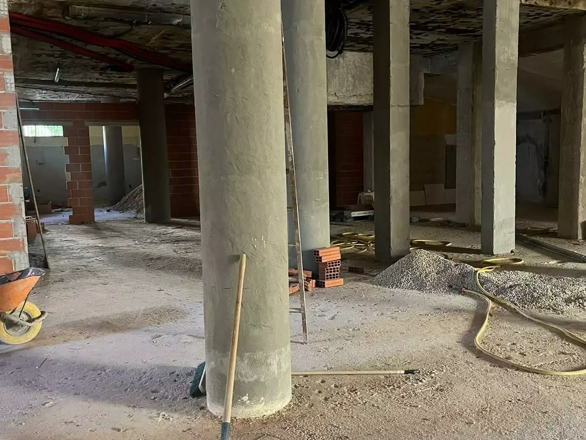 Commercial Unit In Torrevieja, Spain (1.354 M²)