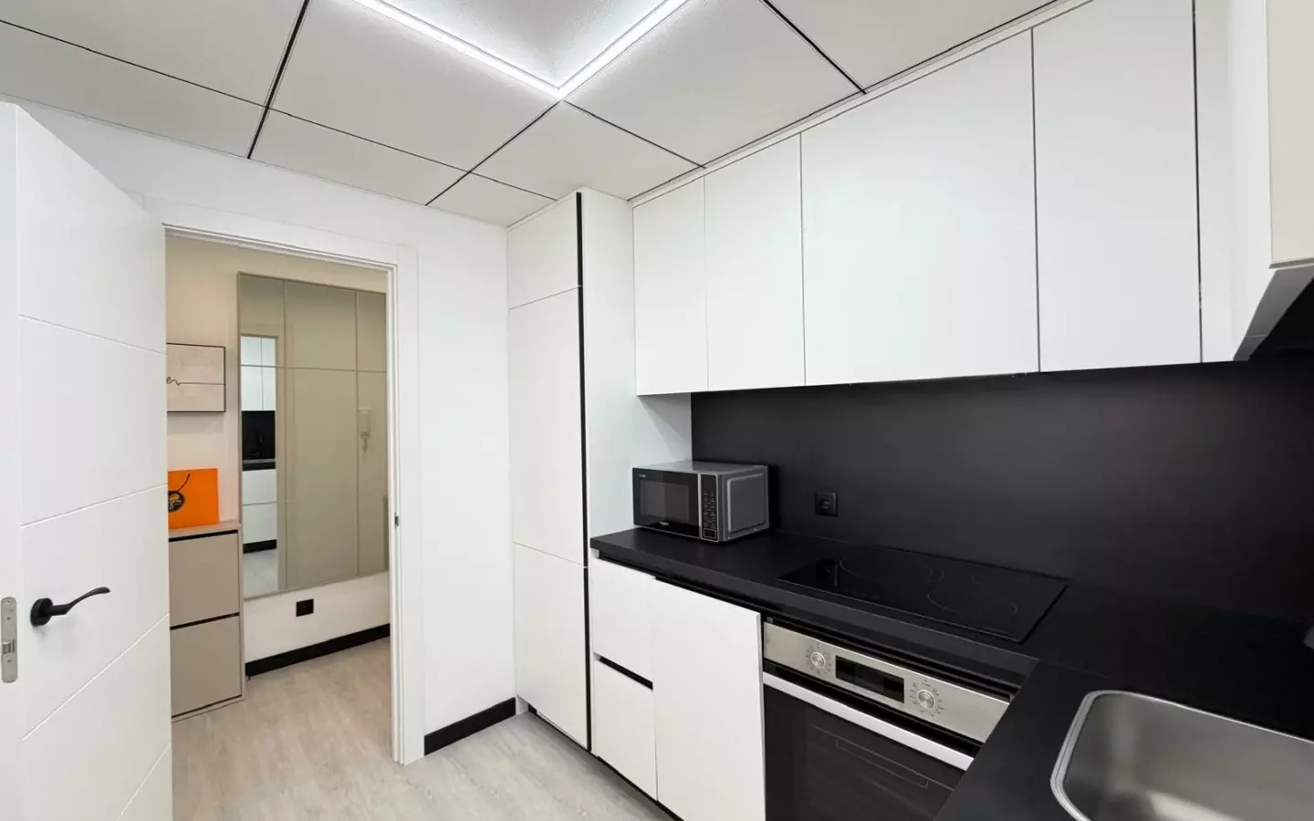 2-bedroom Apartment In Torrevieja, Spain (68 M²)