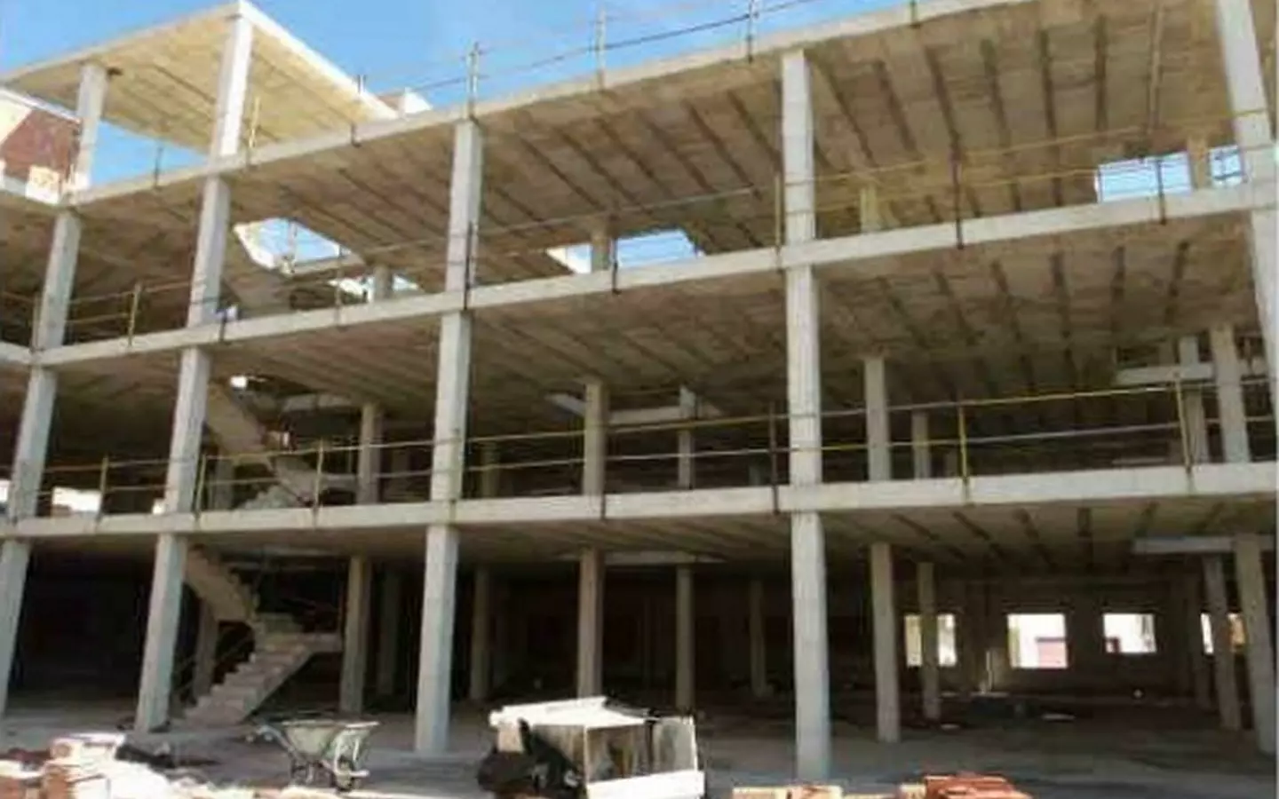 Property In Los Montesinos, Spain (1.965 M²)