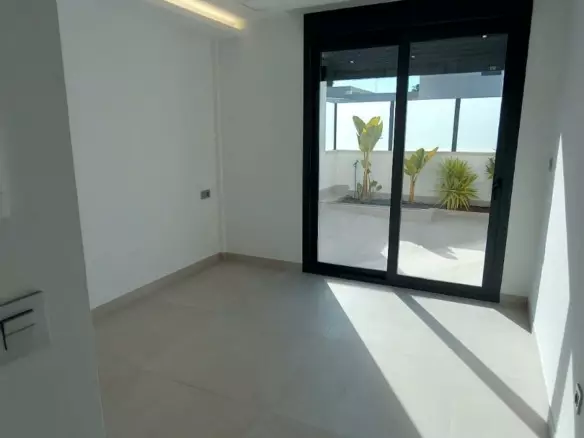 3-bedroom Villa In Torrevieja, Spain (190 M²)