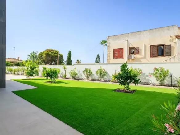 3-bedroom Villa In Torrevieja, Spain (190 M²)