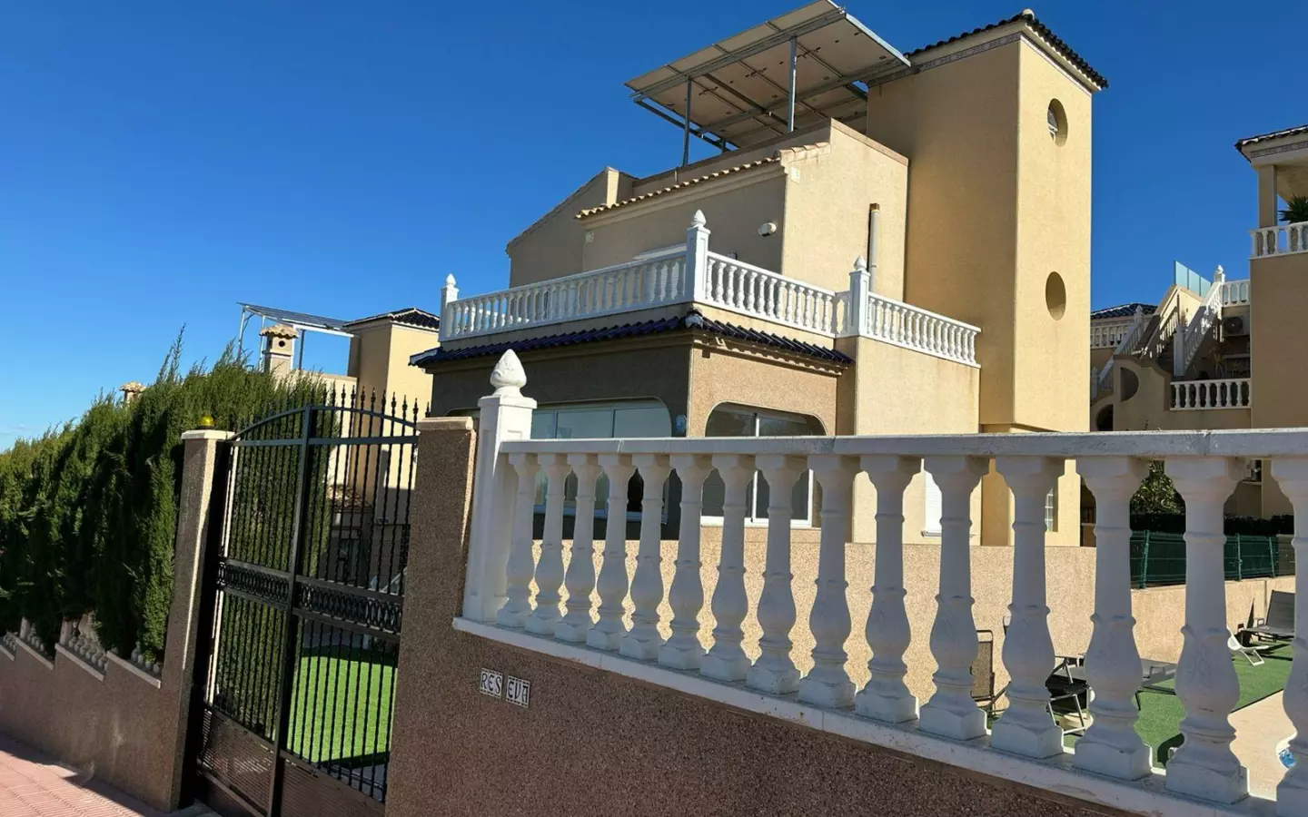 4-bedroom Villa In Torrevieja, Spain (207 M²)