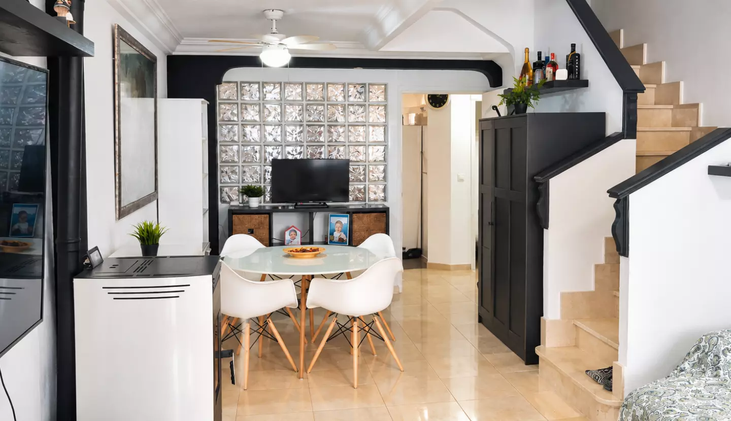 4-bedroom Villa In Almoradi, Spain (210 M²)