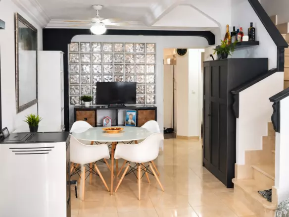 4-bedroom Villa In Almoradi, Spain (210 M²)