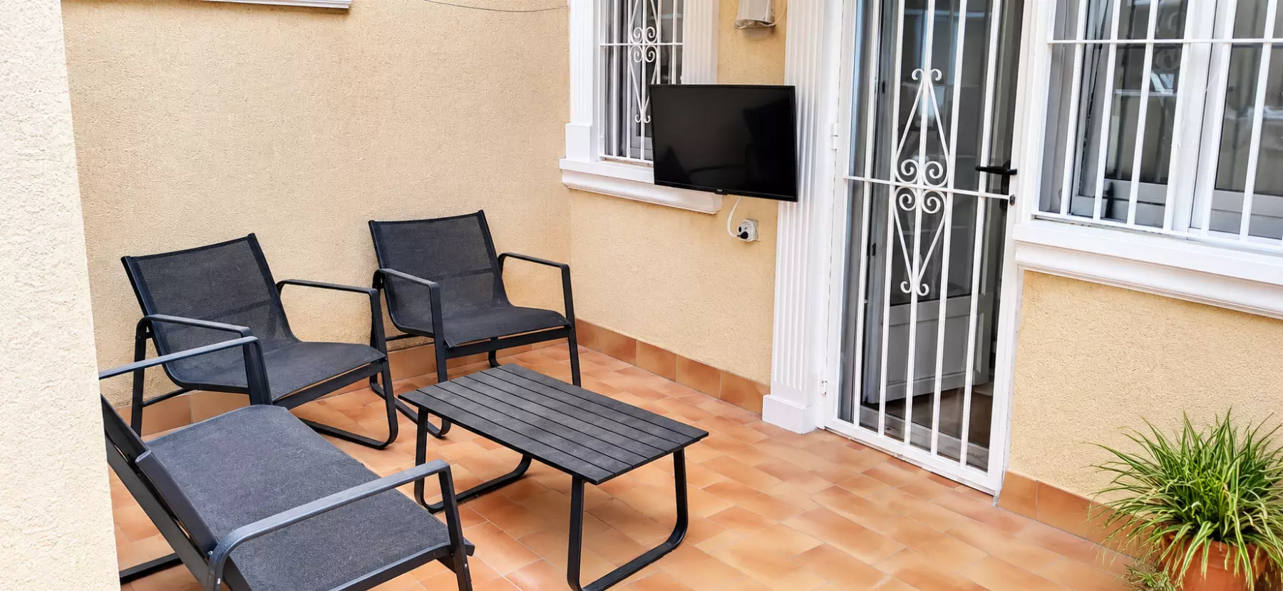 4-bedroom Villa In Almoradi, Spain (210 M²)
