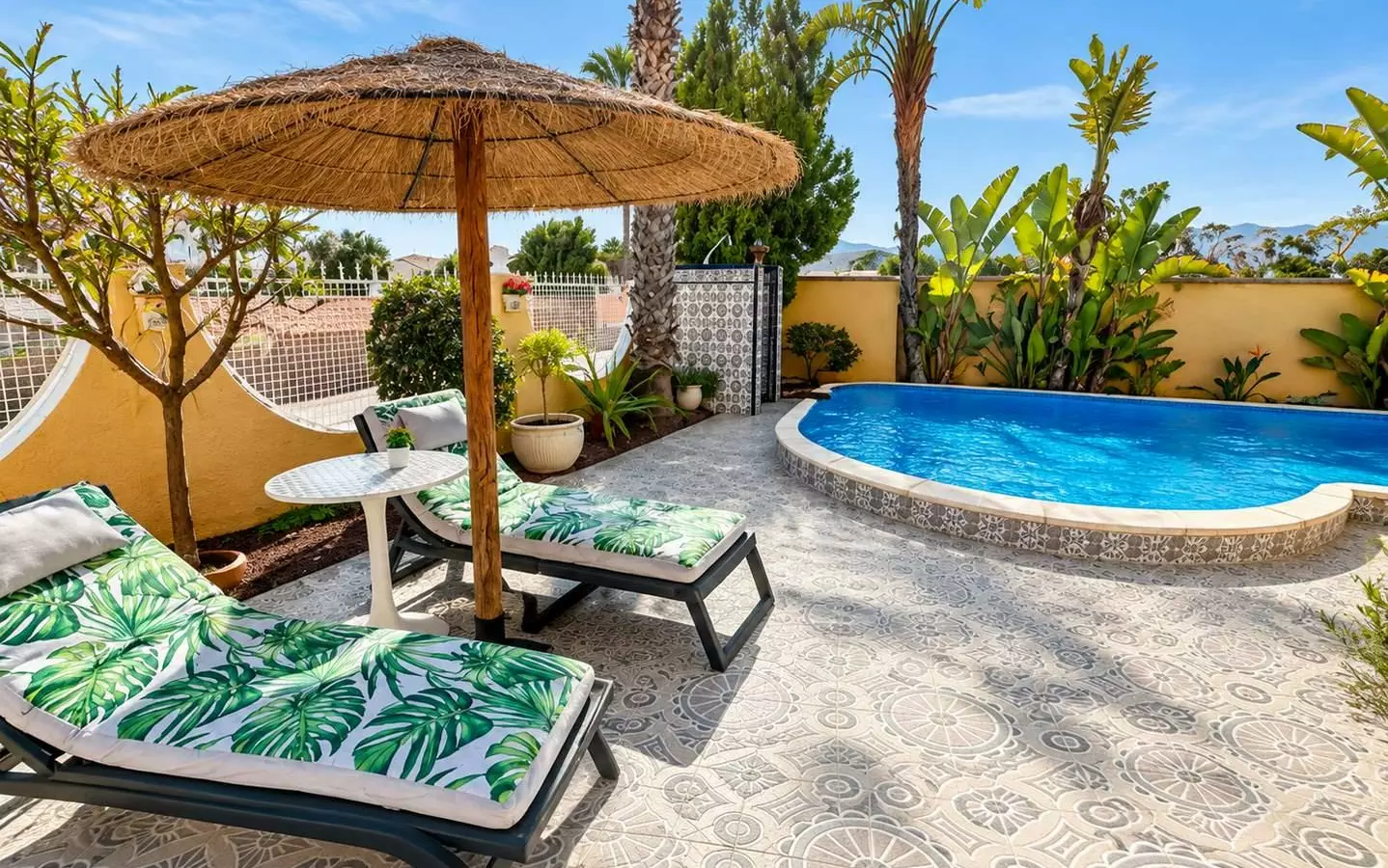 4-bedroom Villa In Benferri, Spain (265 M²)