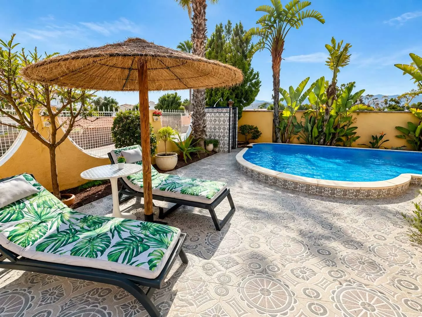 4-bedroom Villa In Benferri, Spain (265 M²)