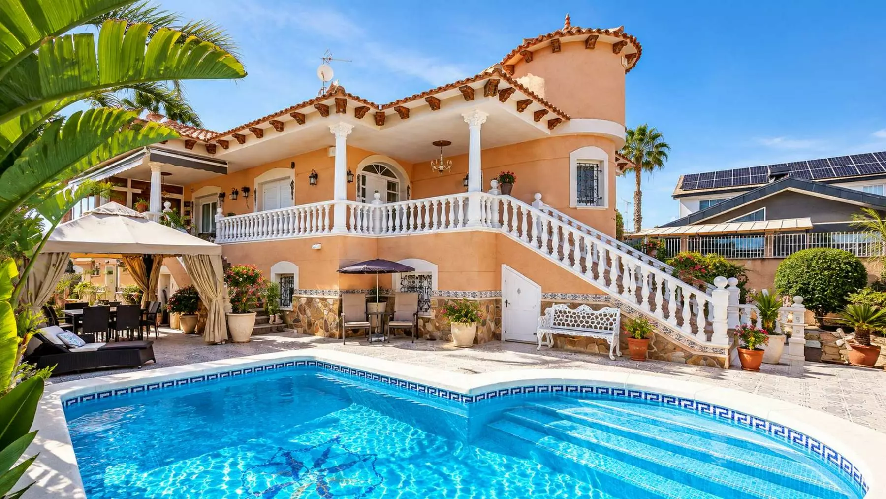 4-bedroom Villa In Benferri, Spain (265 M²)