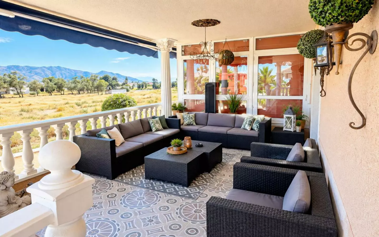 4-bedroom Villa In Benferri, Spain (265 M²)
