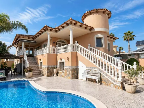 4-bedroom Villa In Benferri, Spain (265 M²)