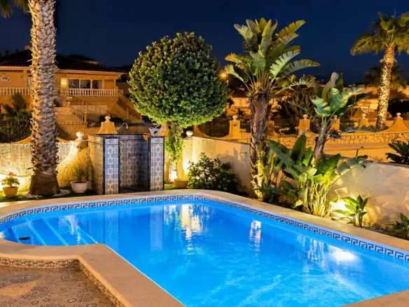 4-bedroom Villa In Benferri, Spain (265 M²)