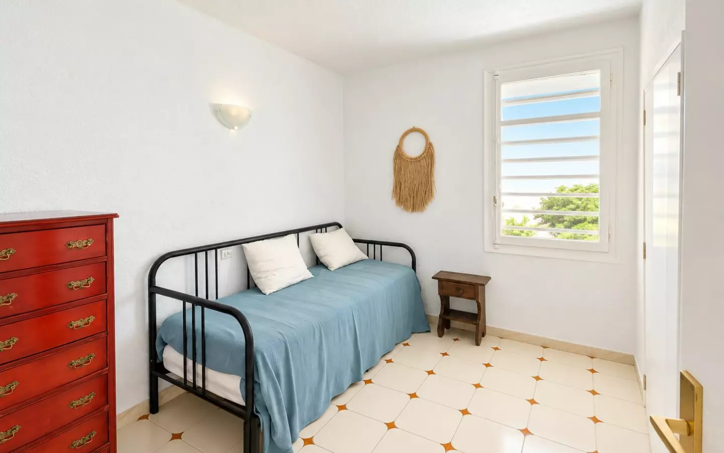 3-bedroom Apartment In Jávea, Spain (80 M²)