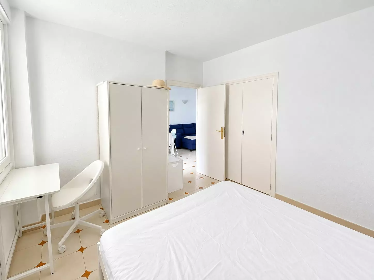 Dormitoriominimalistaconsofazulalfondo-01b478 3-bedroom Apartment In Jávea, Spain (80 M²)