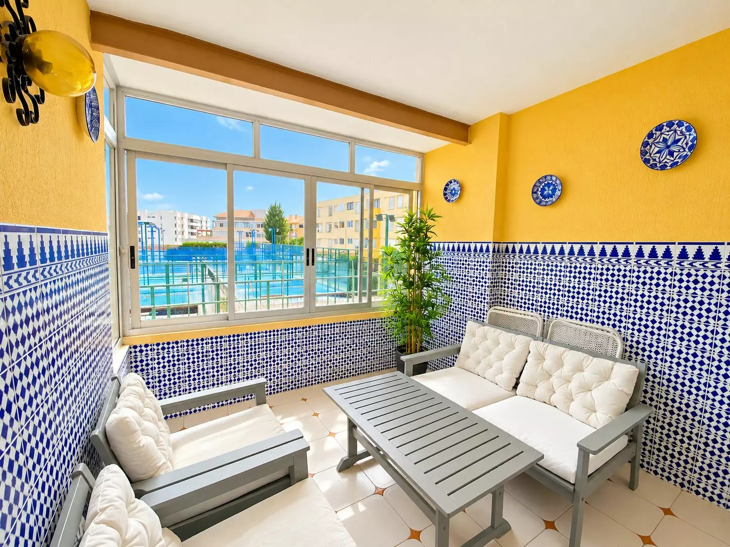 Terrazamediterrnealuminosaconazulejosazules-55d4c4 3-bedroom Apartment In Jávea, Spain (80 M²)