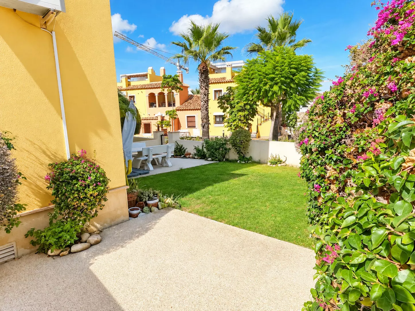 i-76a095 2-bedroom Apartment In Algorfa, Spain (65 M²)