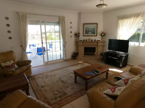 4-bedroom Villa In Algorfa, Spain (254 M²)