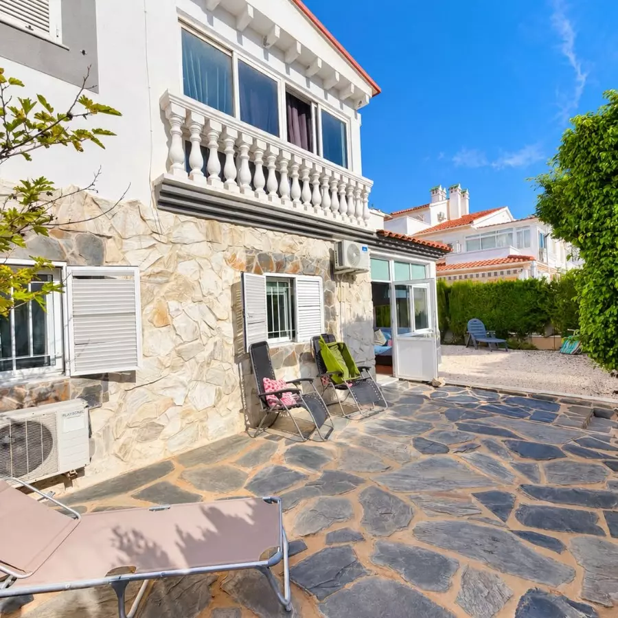 3-bedroom Town House In Alicante, Spain (105 M²)