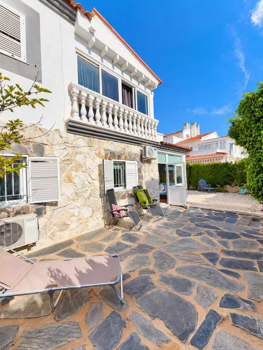 3-bedroom Town House In Alicante, Spain (105 M²)