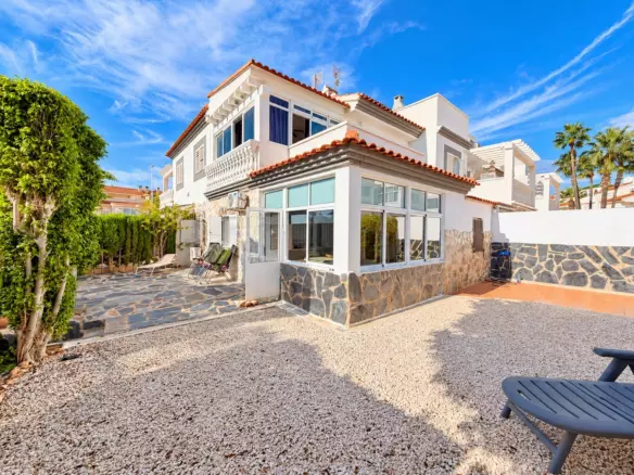 3-bedroom Town House In Alicante, Spain (105 M²)