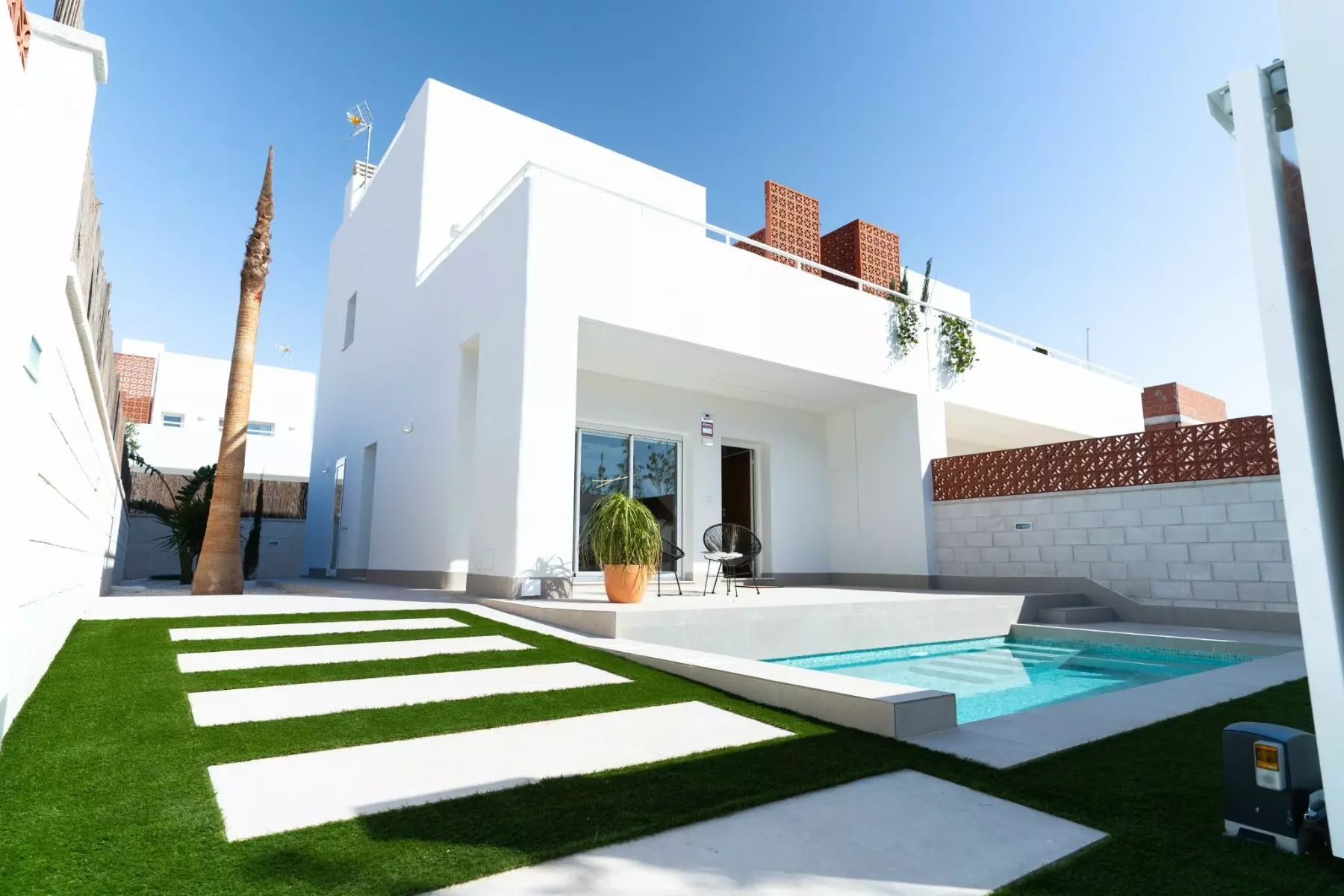 3-bedroom Villa In Pilar De La Horadada, Spain (113 M²)