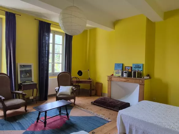 6-bedroom Country House (495 M²)