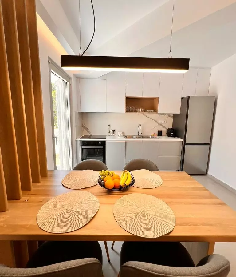 Complex In Makris Gialos, Greece (144 M²)