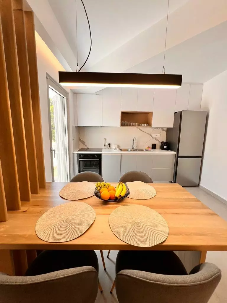 Complex In Makris Gialos, Greece (144 M²)
