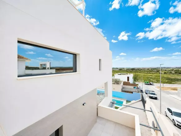 4-bedroom Villa In Benijofar, Spain (319 M²)