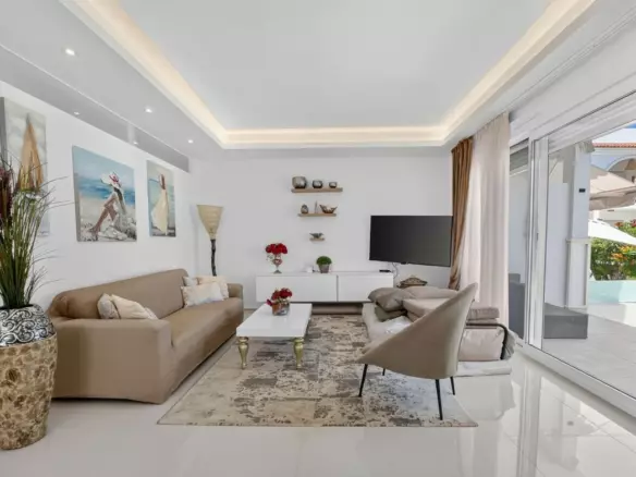 2-bedroom Apartment In Rojales, Spain (82 M²)