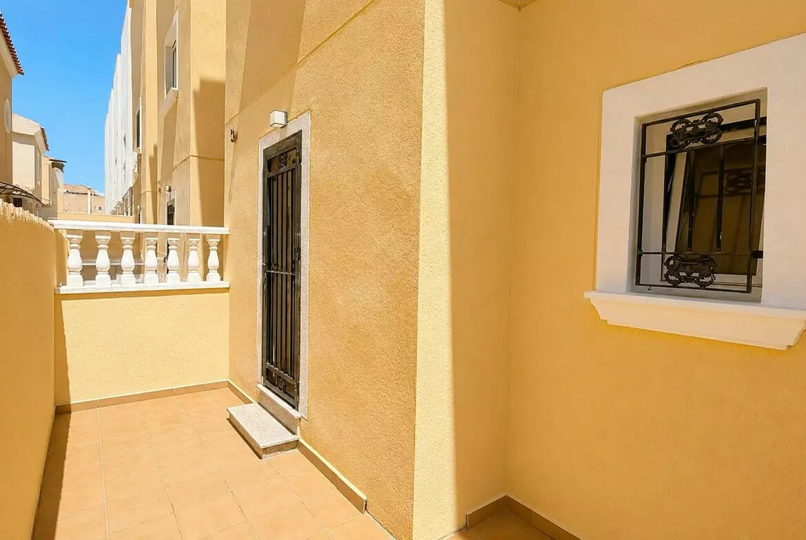3-bedroom Town House In Orihuela, Spain (140 M²)