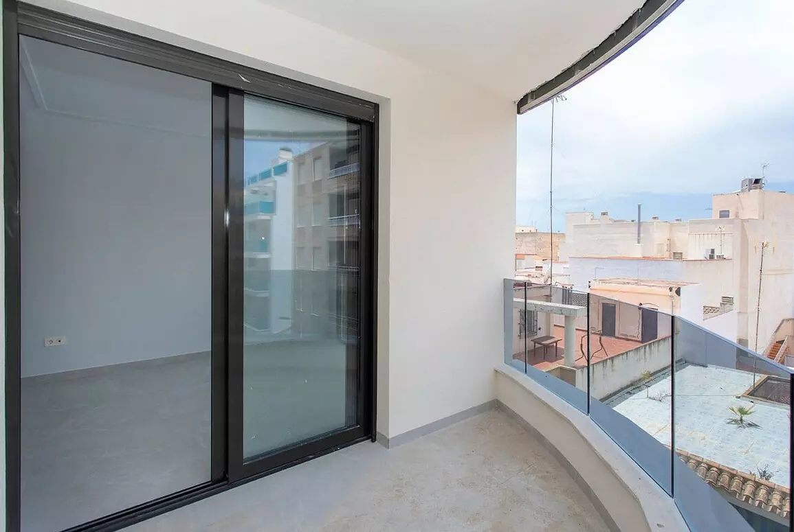 2-bedroom Apartment In Torrevieja, Spain (86 M²)
